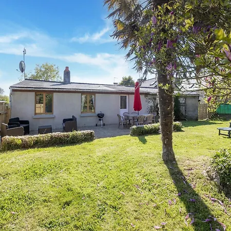 Ferienhaus Charming With Orchard Tamerville