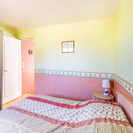 Ferienhaus Charming With Orchard *