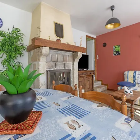 Charming With Orchard Ferienhaus