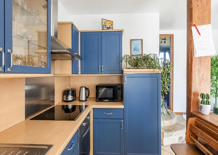 Charming With Orchard Semesterbostad *