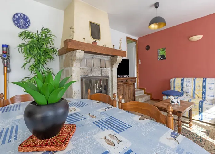 Charming With Orchard Hébergement de vacances